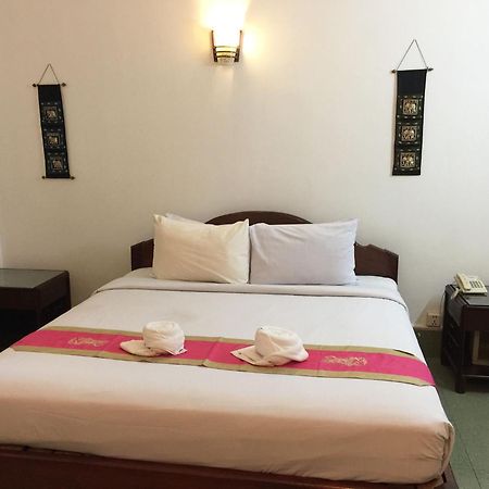Central Night Hotel Siem Reap Buitenkant foto