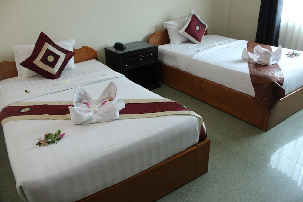 Central Night Hotel Siem Reap Buitenkant foto