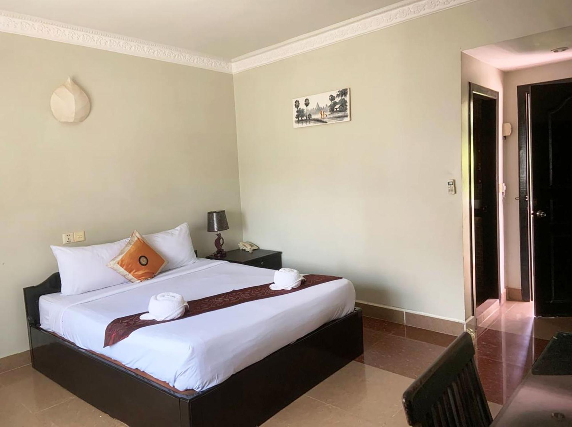Central Night Hotel Siem Reap Buitenkant foto