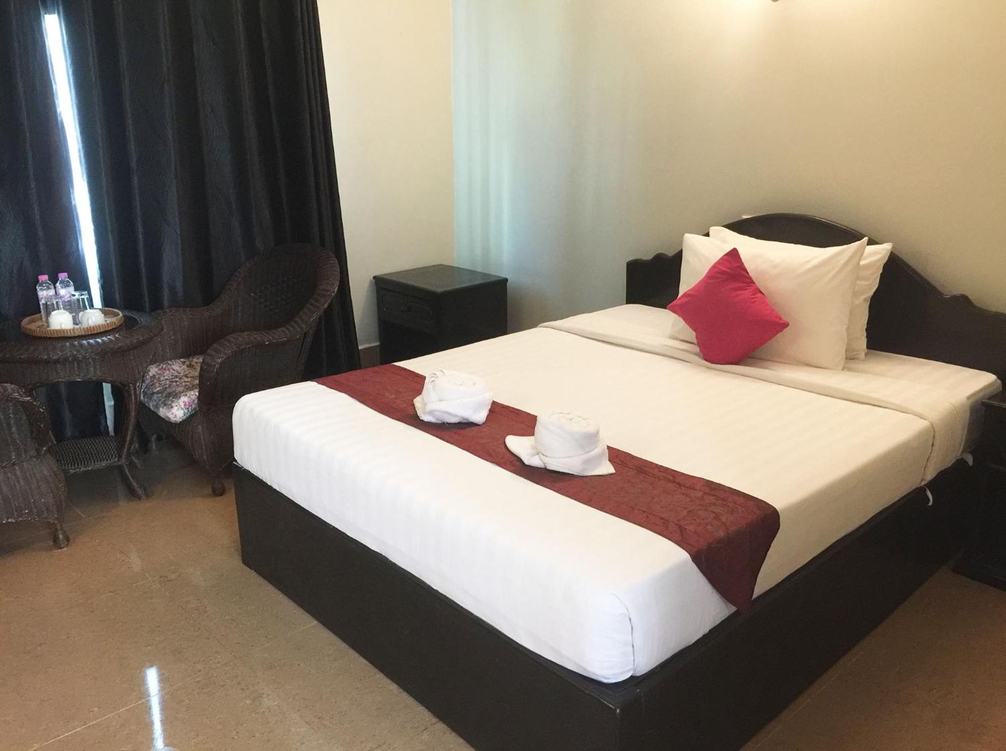 Central Night Hotel Siem Reap Buitenkant foto