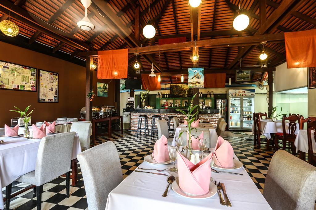 Central Night Hotel Siem Reap Buitenkant foto