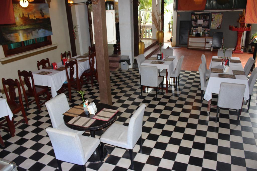 Central Night Hotel Siem Reap Buitenkant foto