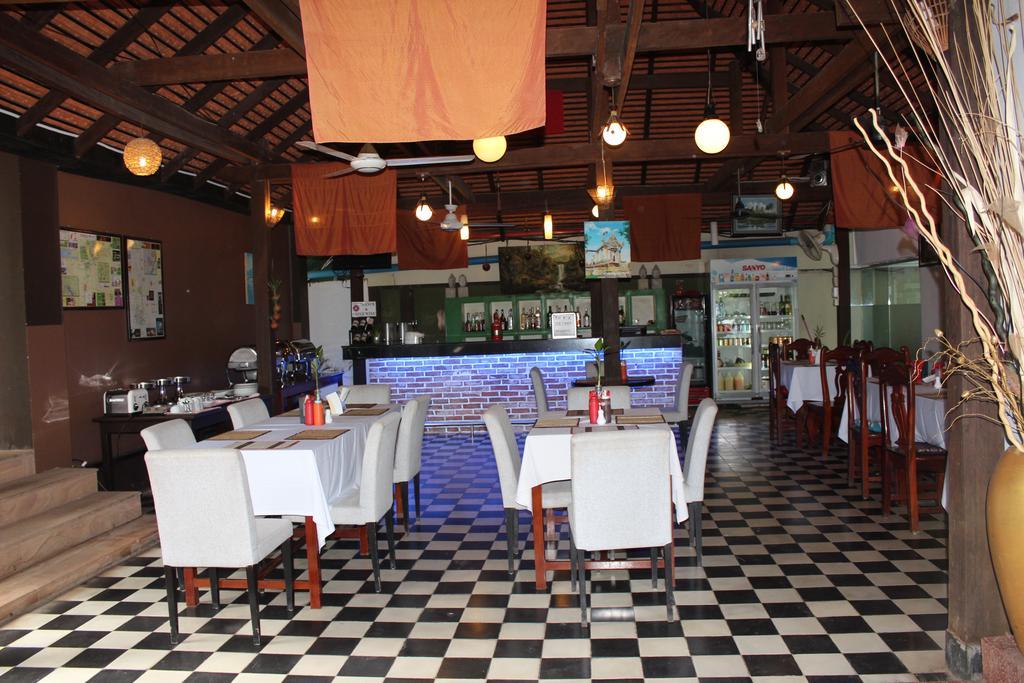 Central Night Hotel Siem Reap Buitenkant foto