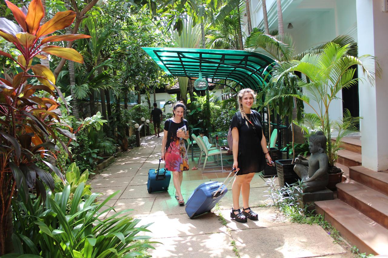 Central Night Hotel Siem Reap Buitenkant foto