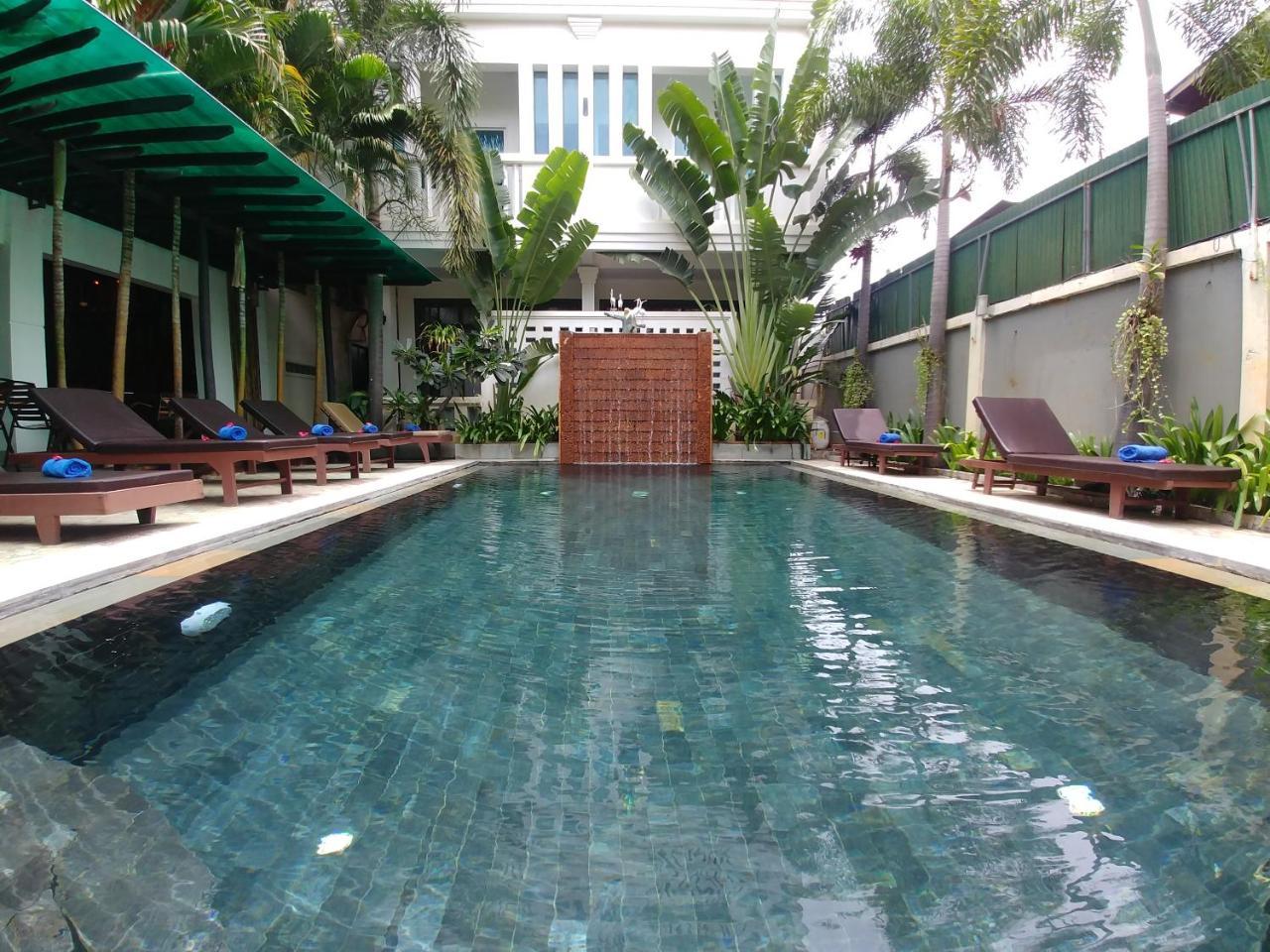 Central Night Hotel Siem Reap Buitenkant foto