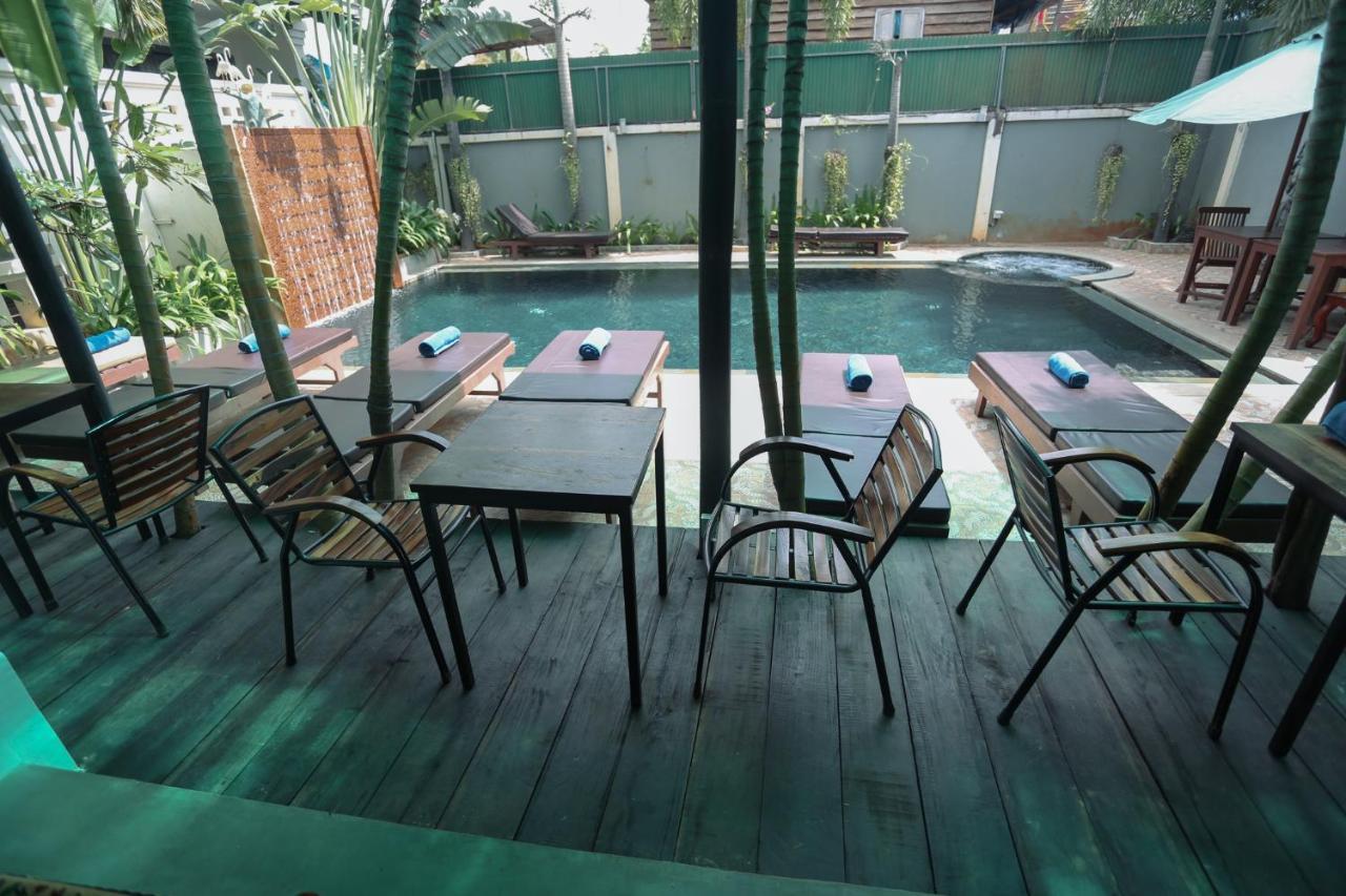 Central Night Hotel Siem Reap Buitenkant foto
