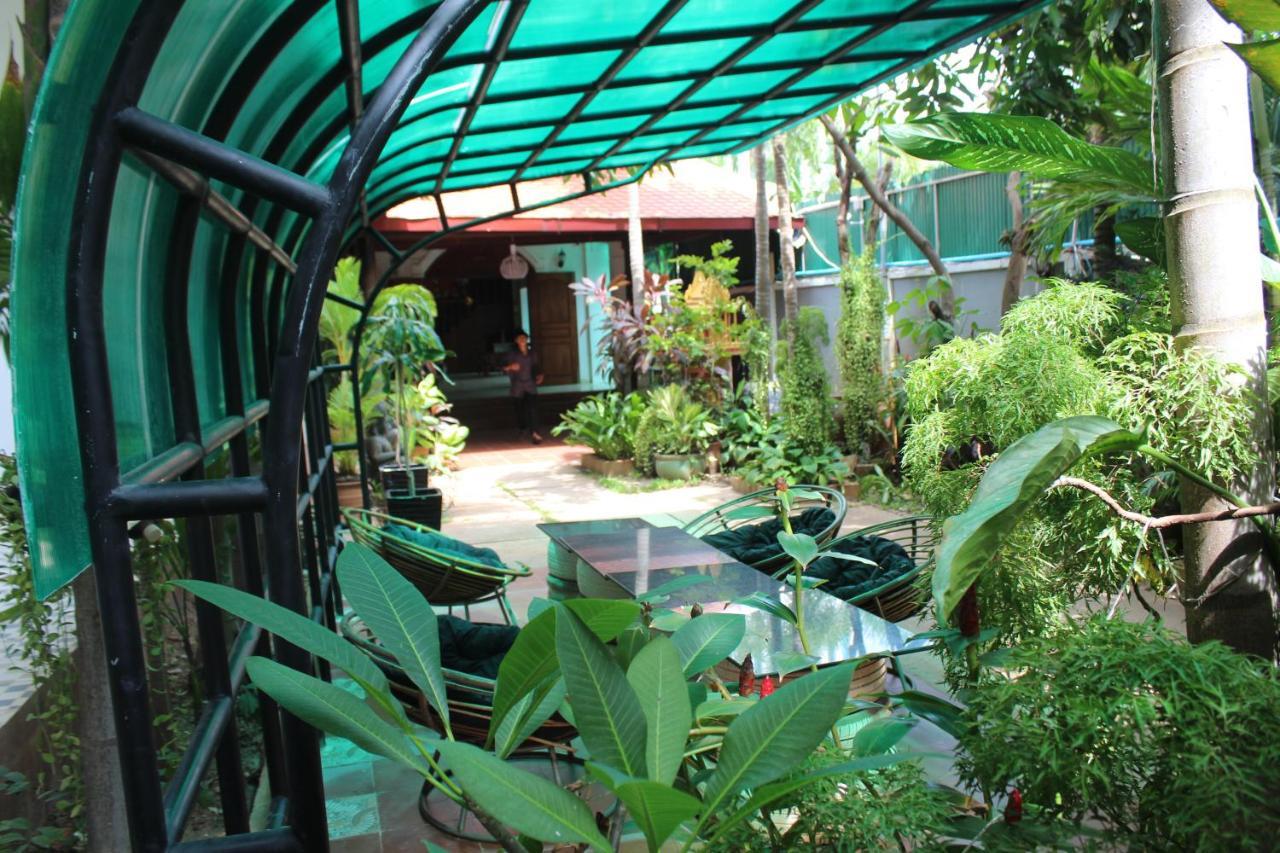 Central Night Hotel Siem Reap Buitenkant foto