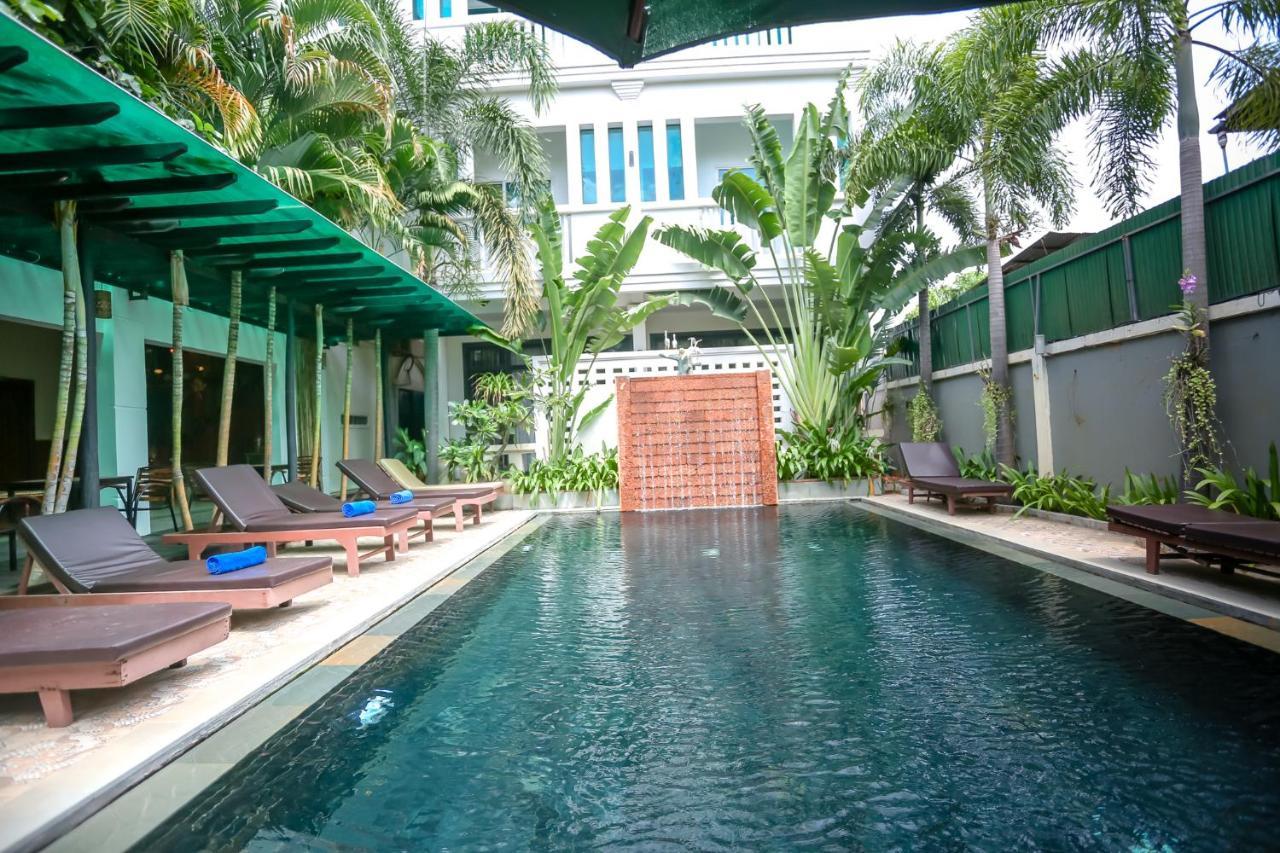Central Night Hotel Siem Reap Buitenkant foto