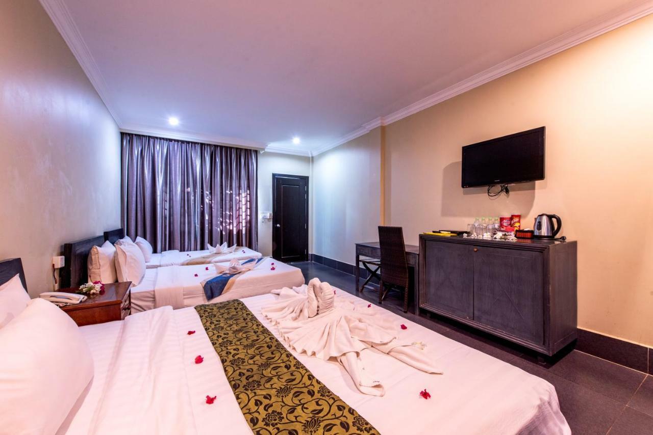 Central Night Hotel Siem Reap Buitenkant foto