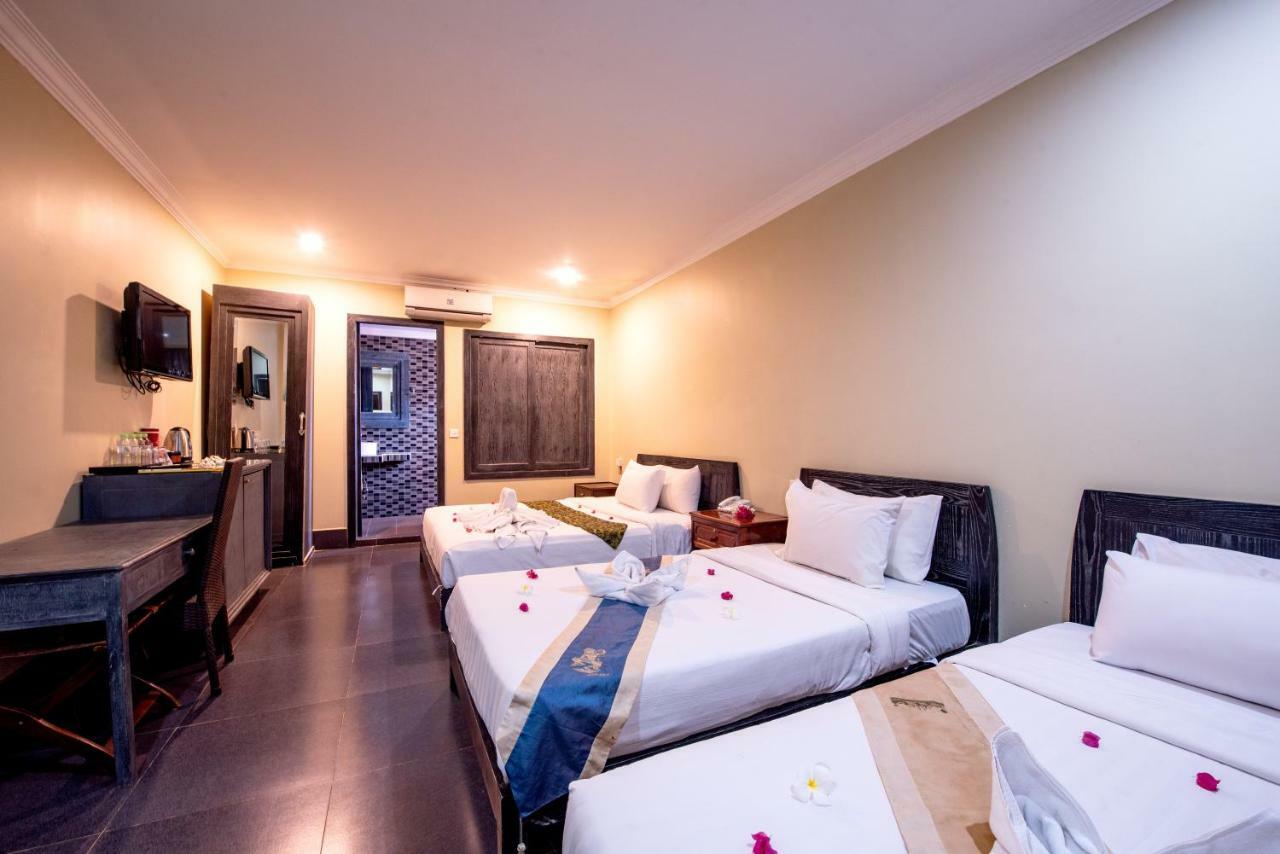 Central Night Hotel Siem Reap Buitenkant foto