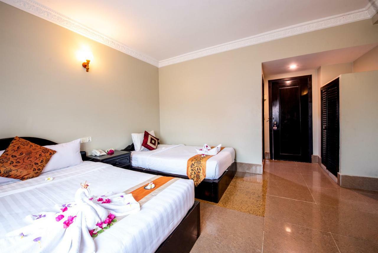 Central Night Hotel Siem Reap Buitenkant foto