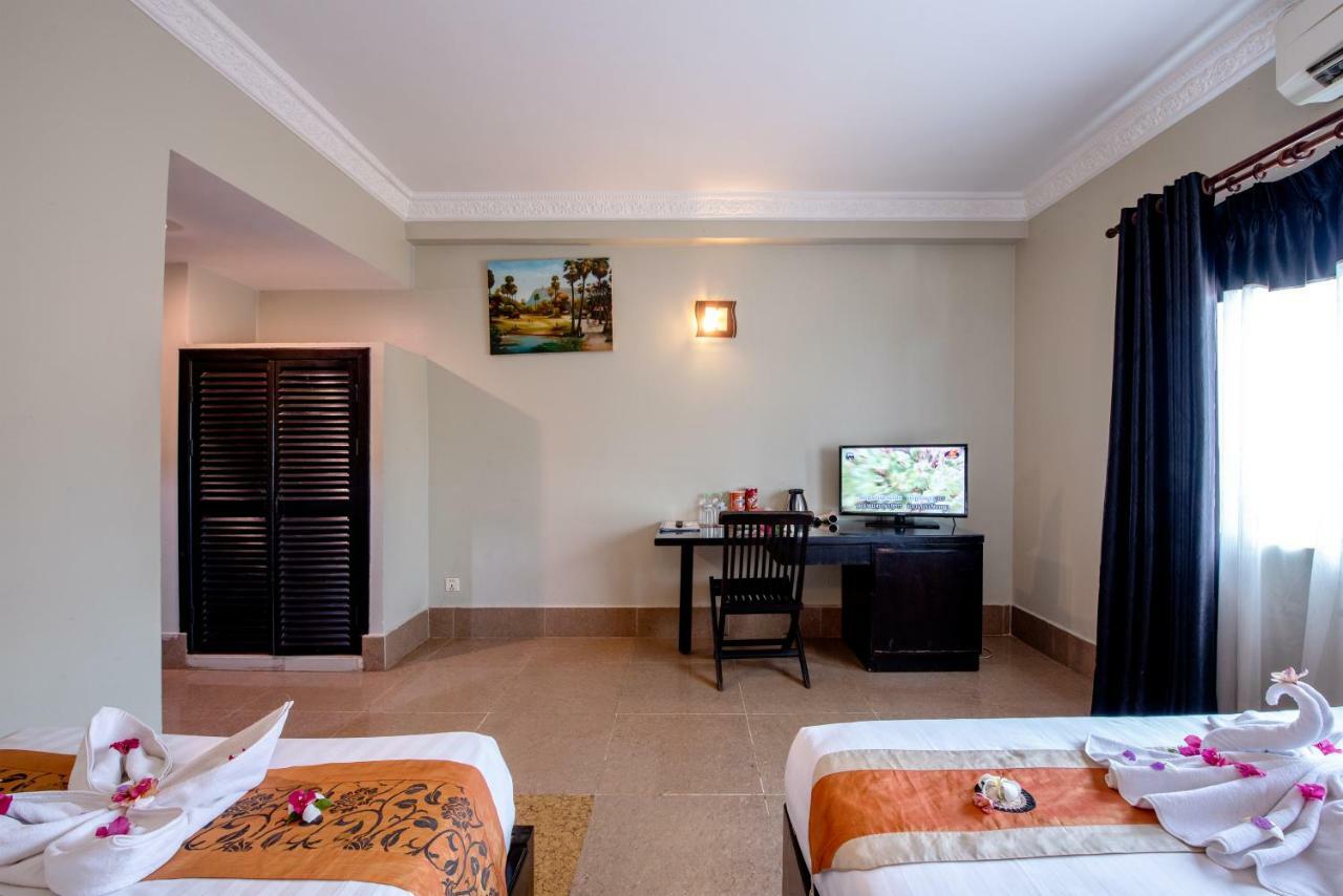 Central Night Hotel Siem Reap Buitenkant foto