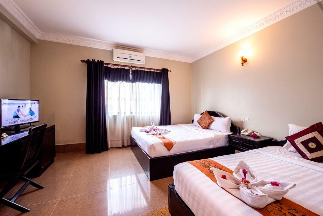 Central Night Hotel Siem Reap Buitenkant foto