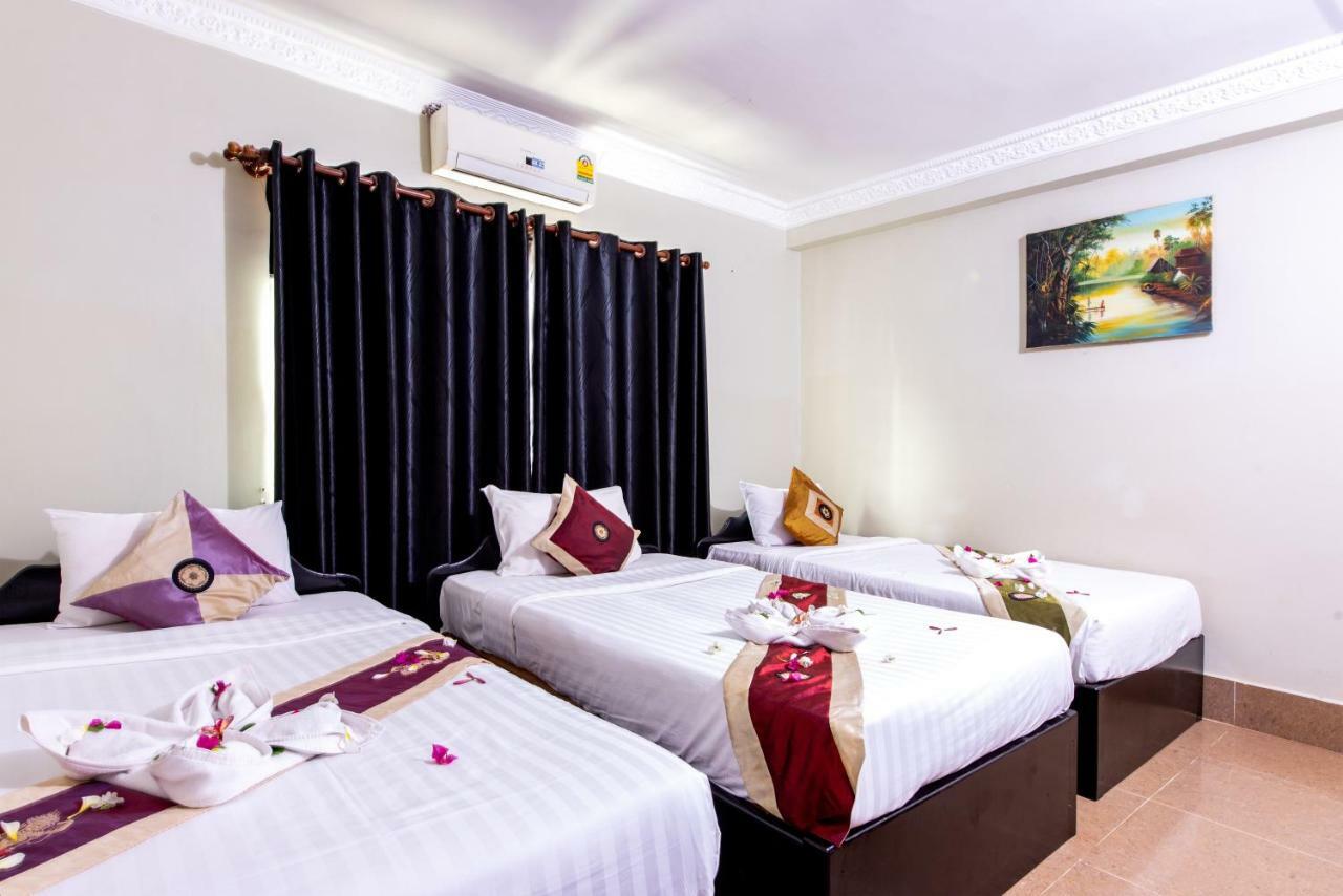 Central Night Hotel Siem Reap Buitenkant foto