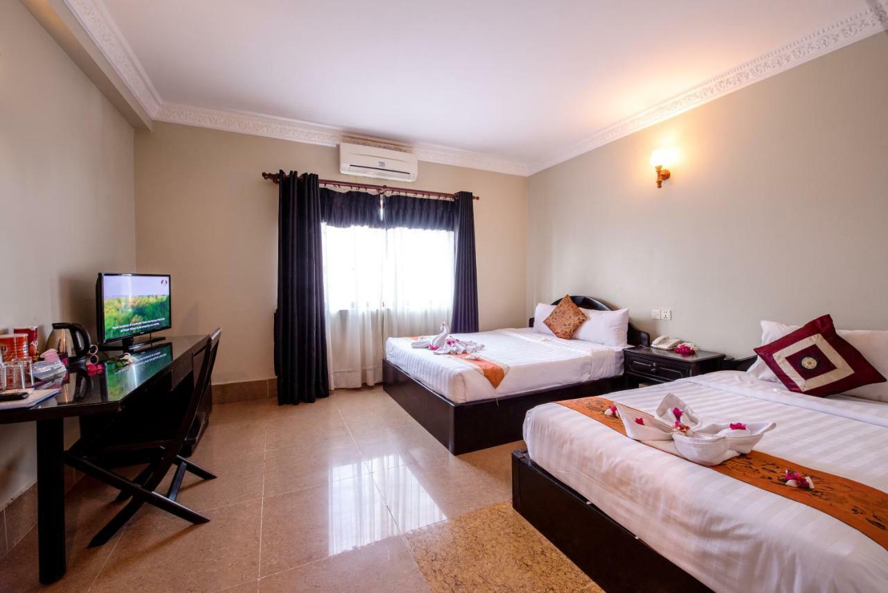 Central Night Hotel Siem Reap Buitenkant foto